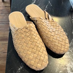 New without tags slides